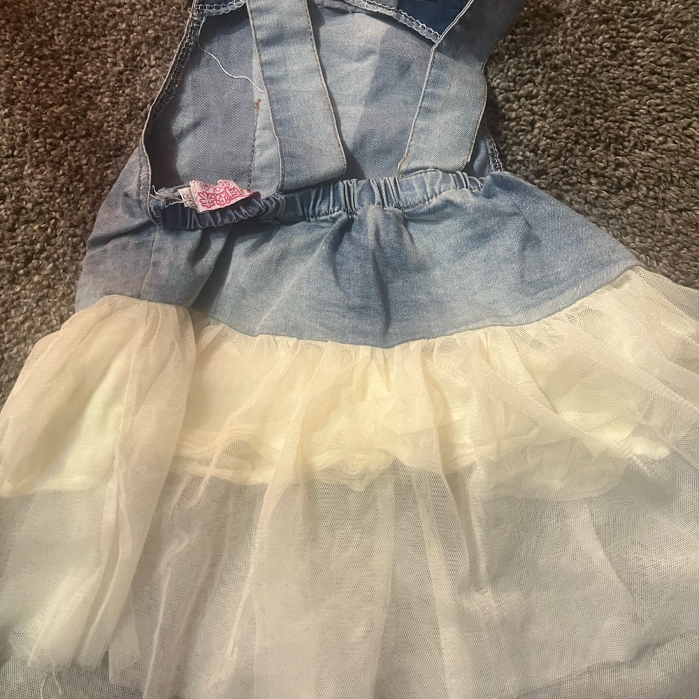 10/$10. Girl’s dress 3T - Picture 2 of 4
